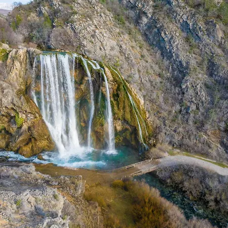 Apartman M Apartament Knin